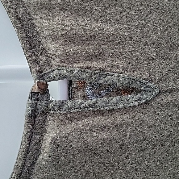 Top - Picture 4 of 6